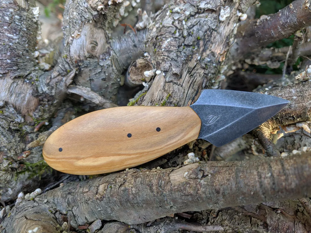 Lance à huîtres artisanal acid stonewash – Atelier sous l’éclipse