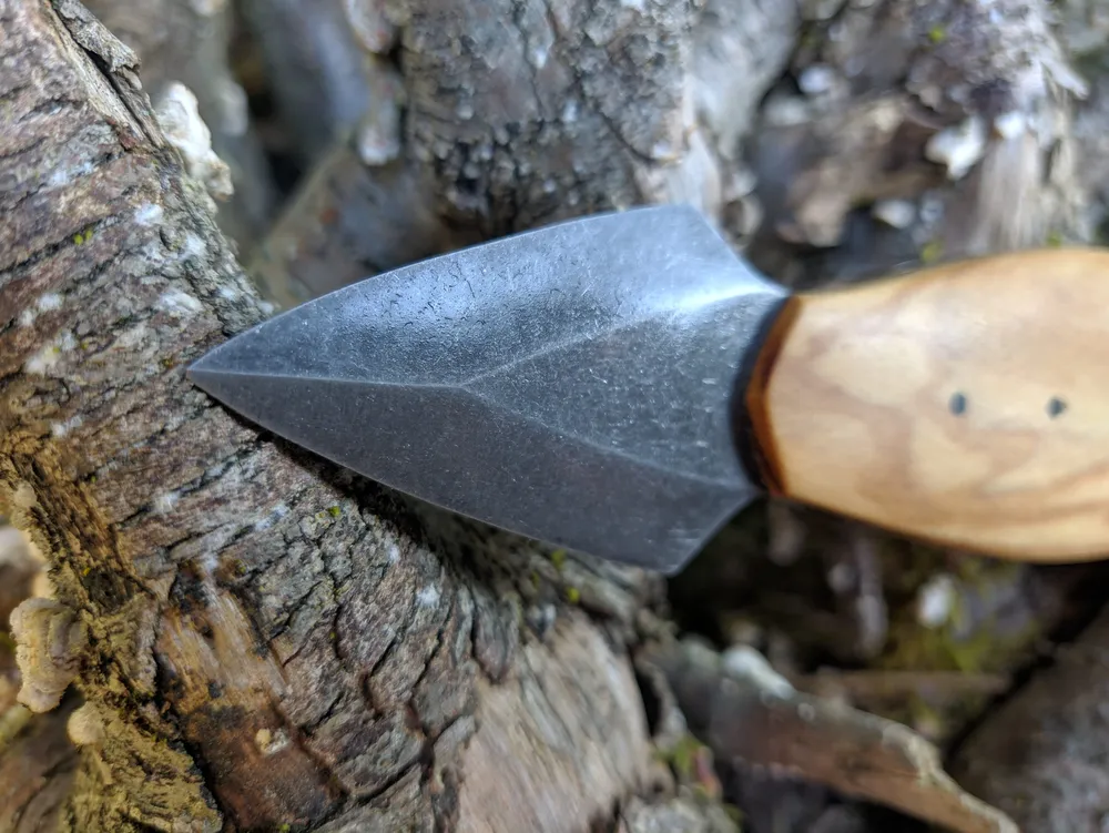 Lance à huîtres artisanal lame stonewash – Atelier sous l’éclipse