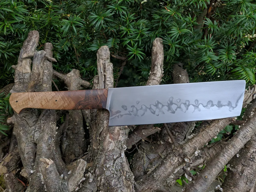 Couteau artisanal Nakiri manche noyer vue droite – Atelier sous l’éclipse